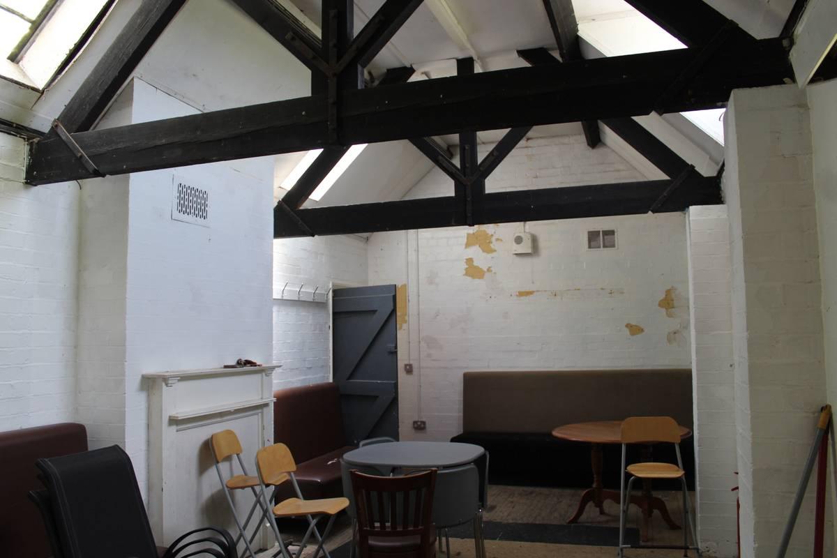 Muntz Hall Clubhouse inside 2